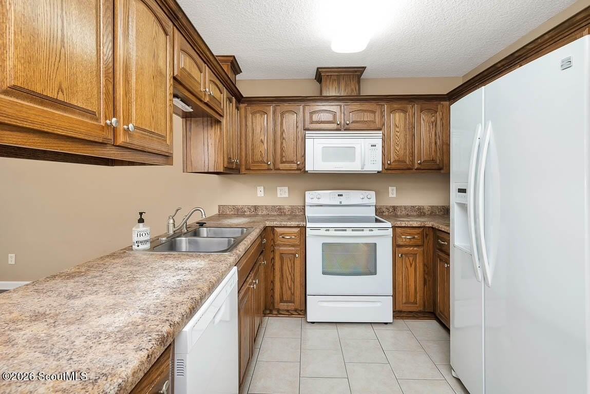 213 Joshua Cir - Photo 2 of 11