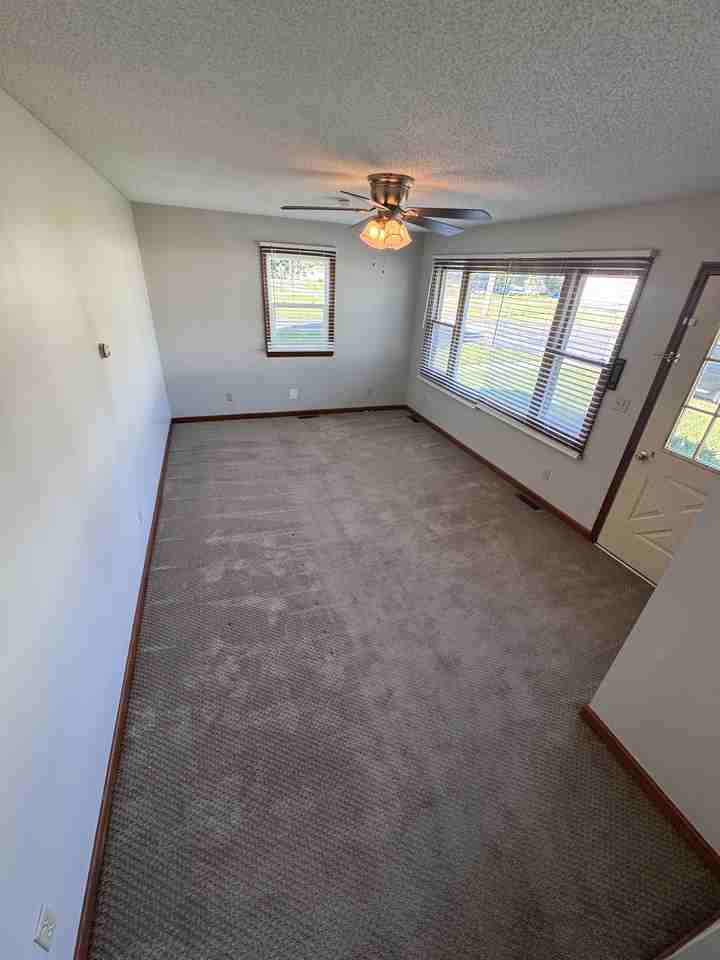 301 S Willow St #1 - Photo 3 of 18