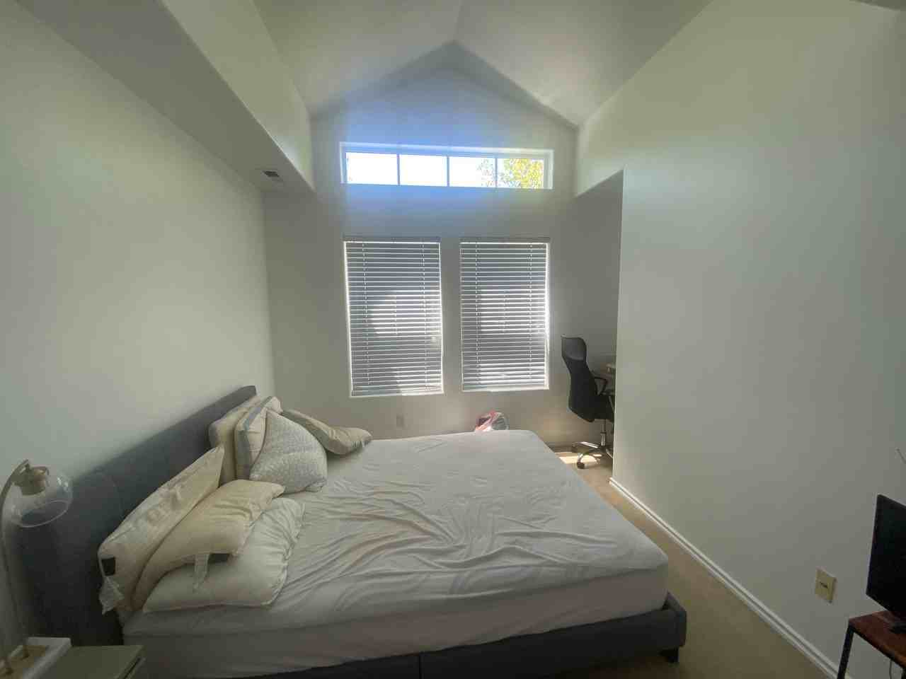 2314 Ne Redelfs Way #1 - Photo 6 of 21