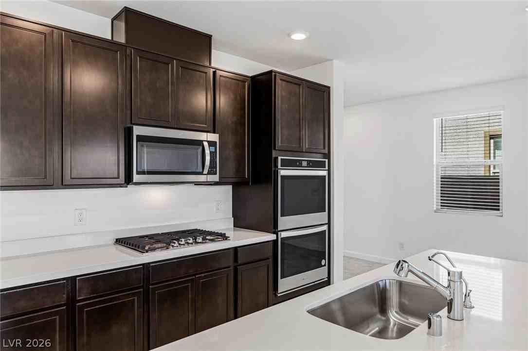 4146 Royal Melody Ct - Photo 5 of 37