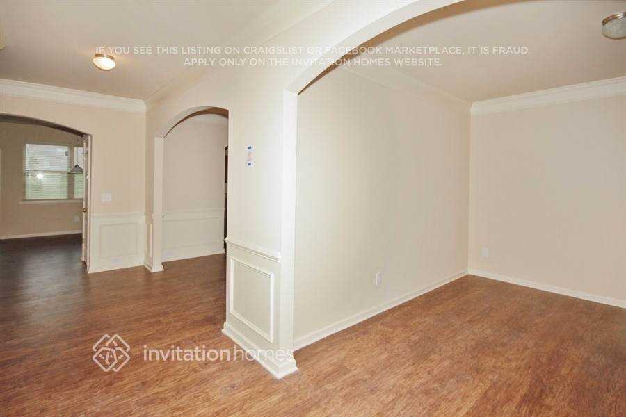 3690 Brookhollow Dr - Photo 3 of 9
