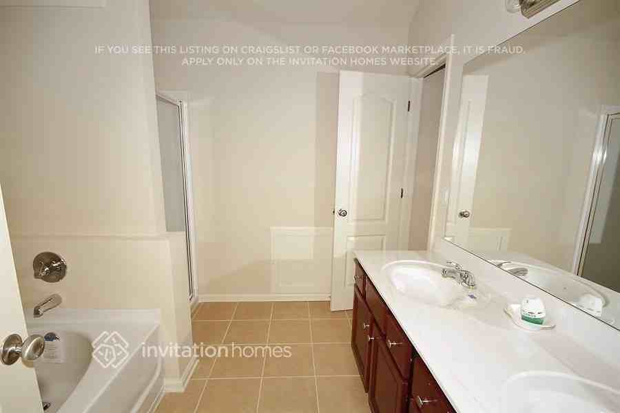 3690 Brookhollow Dr - Photo 7 of 9