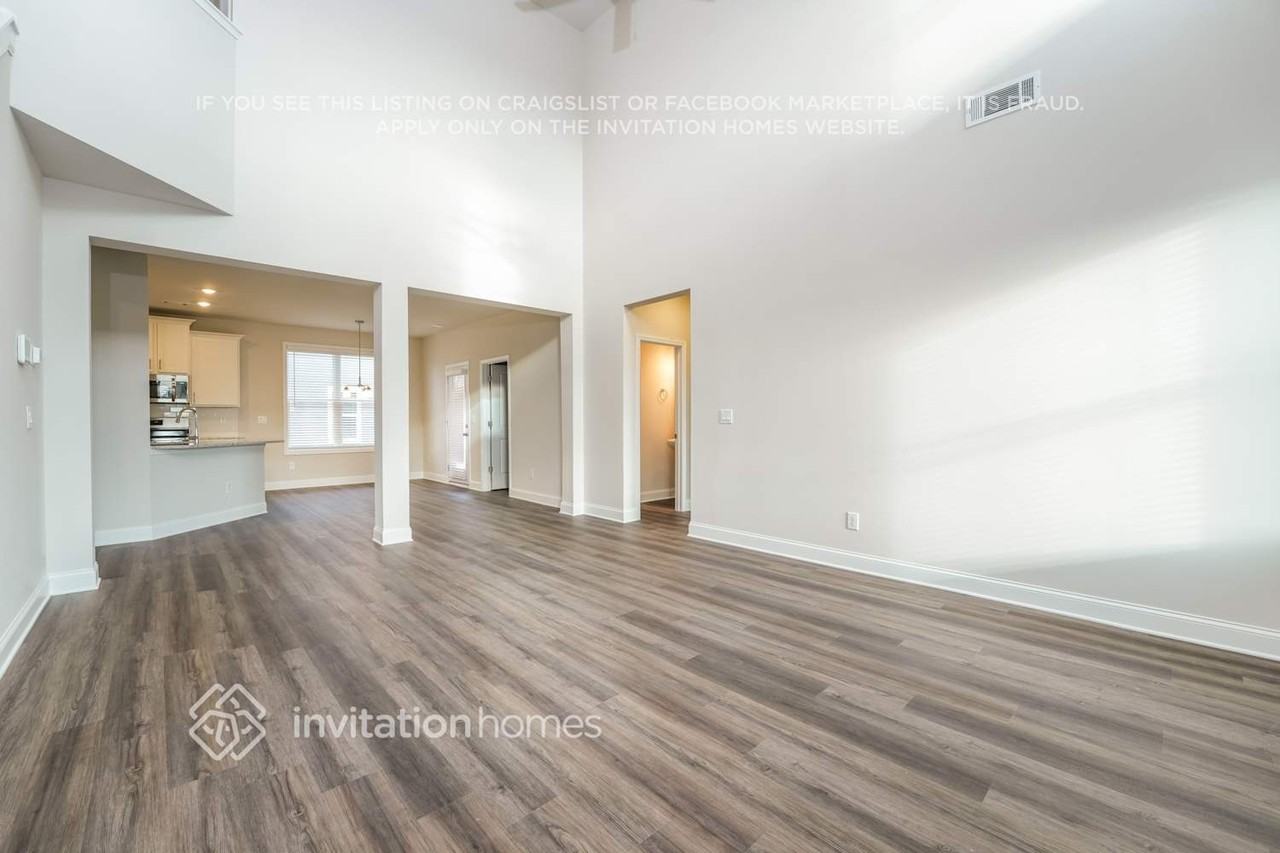 180 Katherine St - Photo 5 of 20