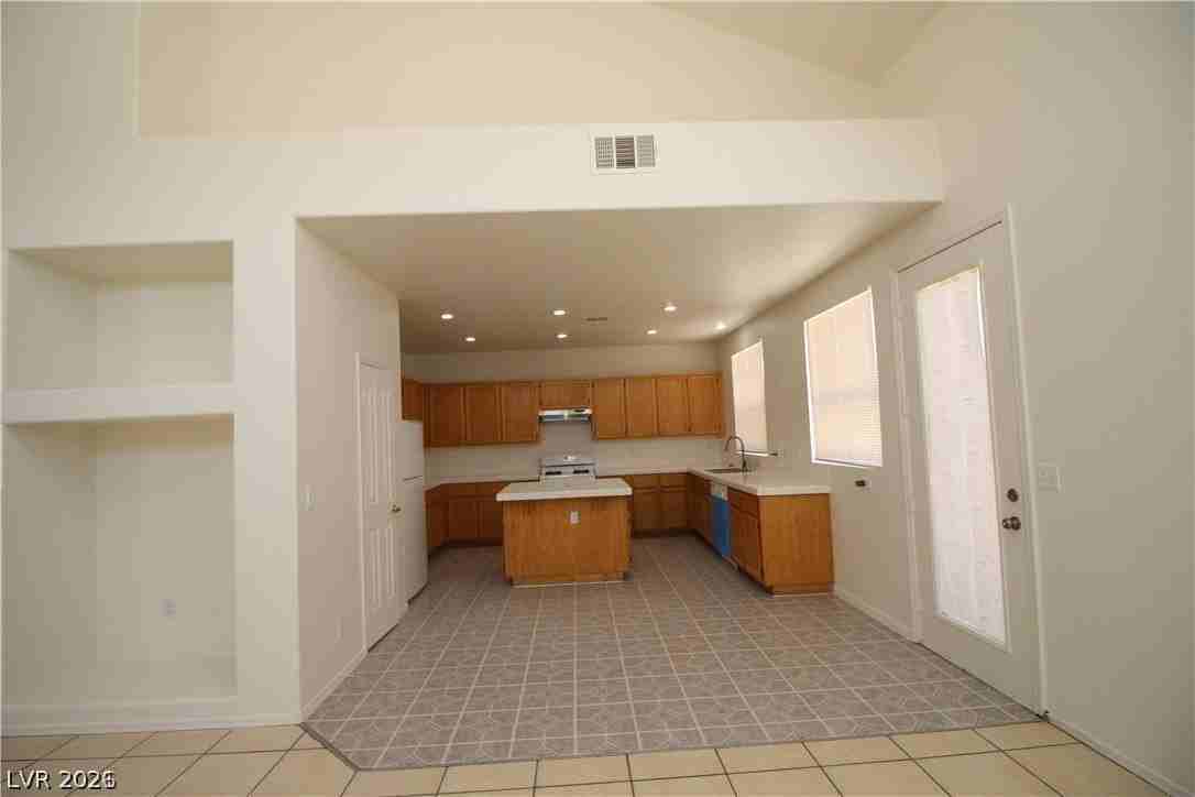 5798 S Pioneer Way - Photo 3 of 5