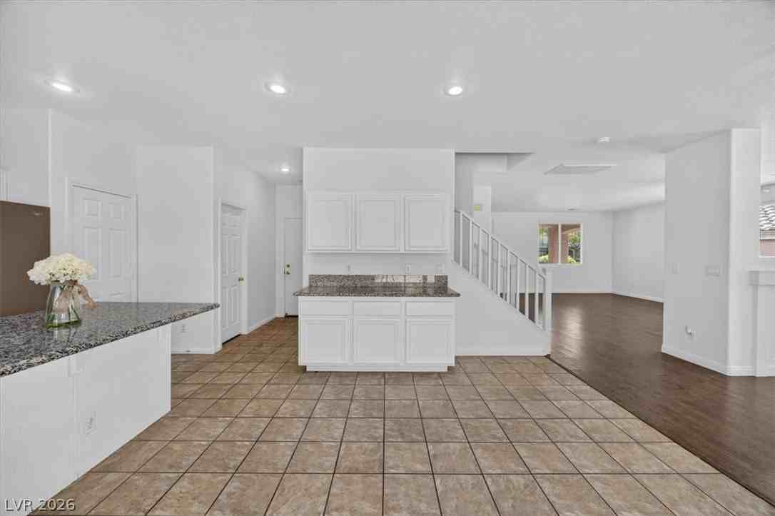 3799 Honey Ridge Ct - Photo 7 of 29