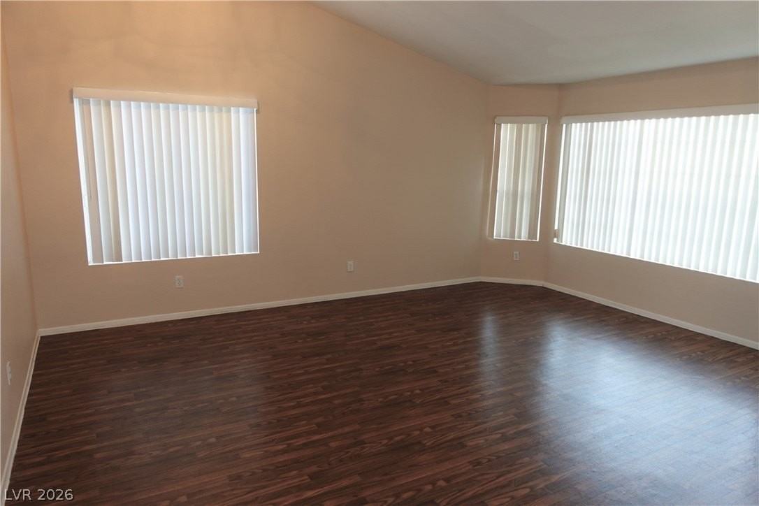 715 Seclusion Glen Ave - Photo 7 of 31