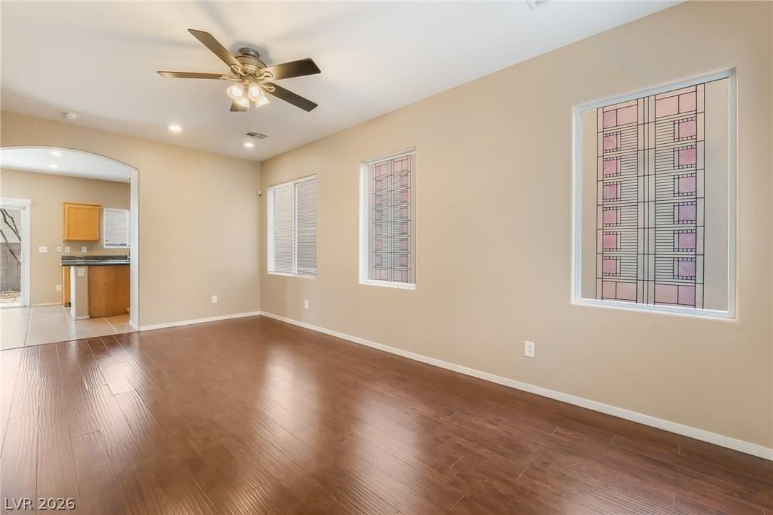 896 Sheerwater Ave - Photo 4 of 37