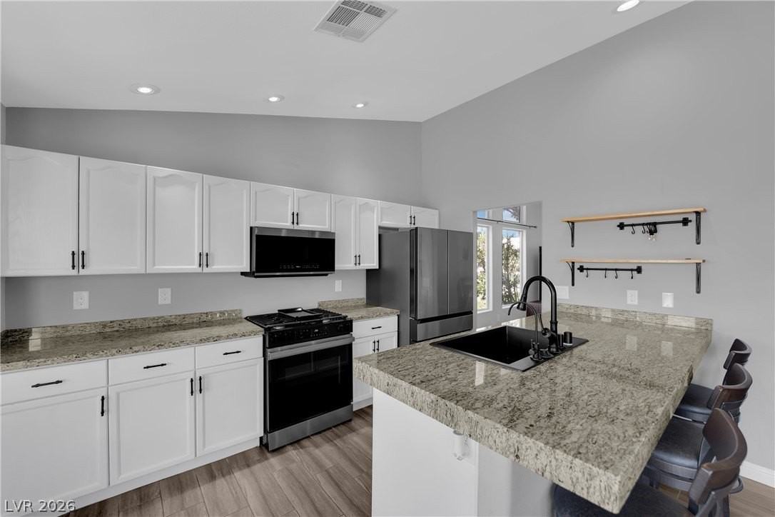 7729 White Grass Ave - Photo 6 of 32