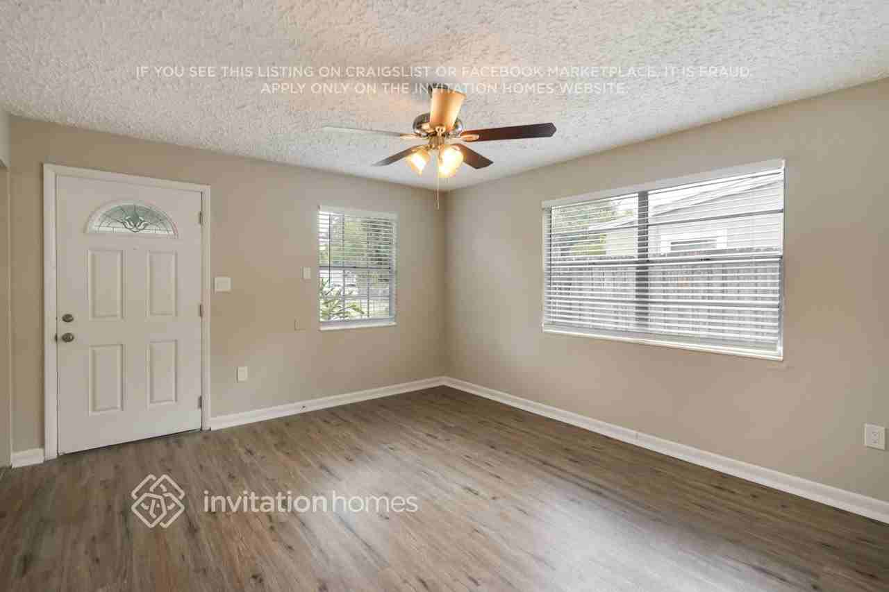4020 E Paris St - Photo 5 of 31