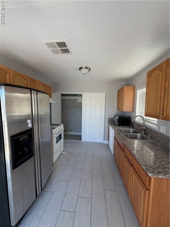 1829 W Cartier Ave - Photo 3 of 9