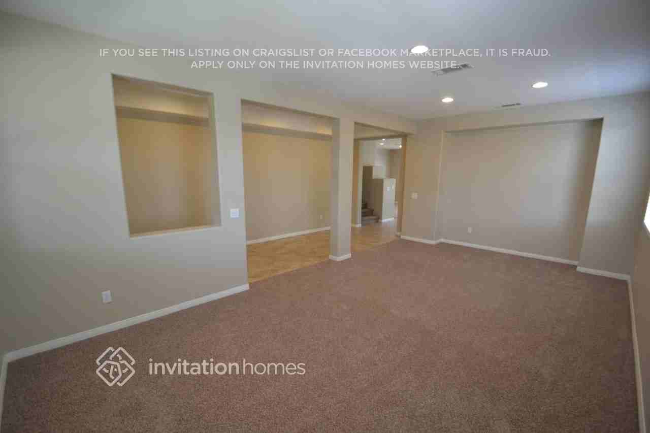 28016 Linda Ln - Photo 3 of 13