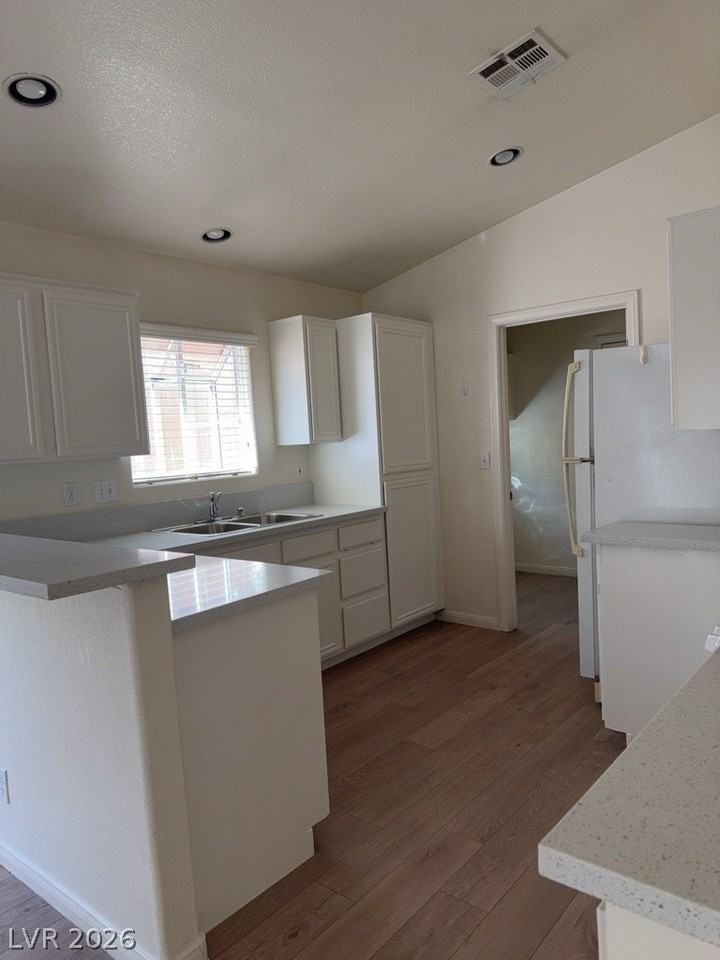208 Mazatlan St - Photo 6 of 14