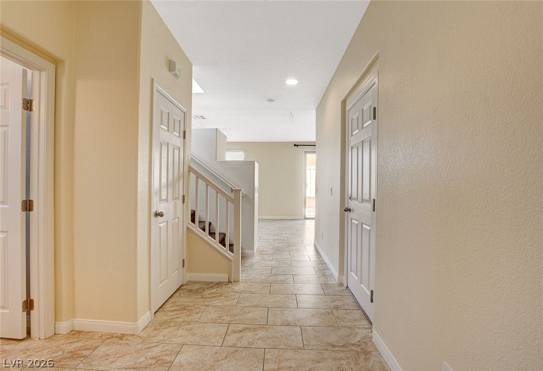 5548 Ayers Cliff St - Photo 4 of 41