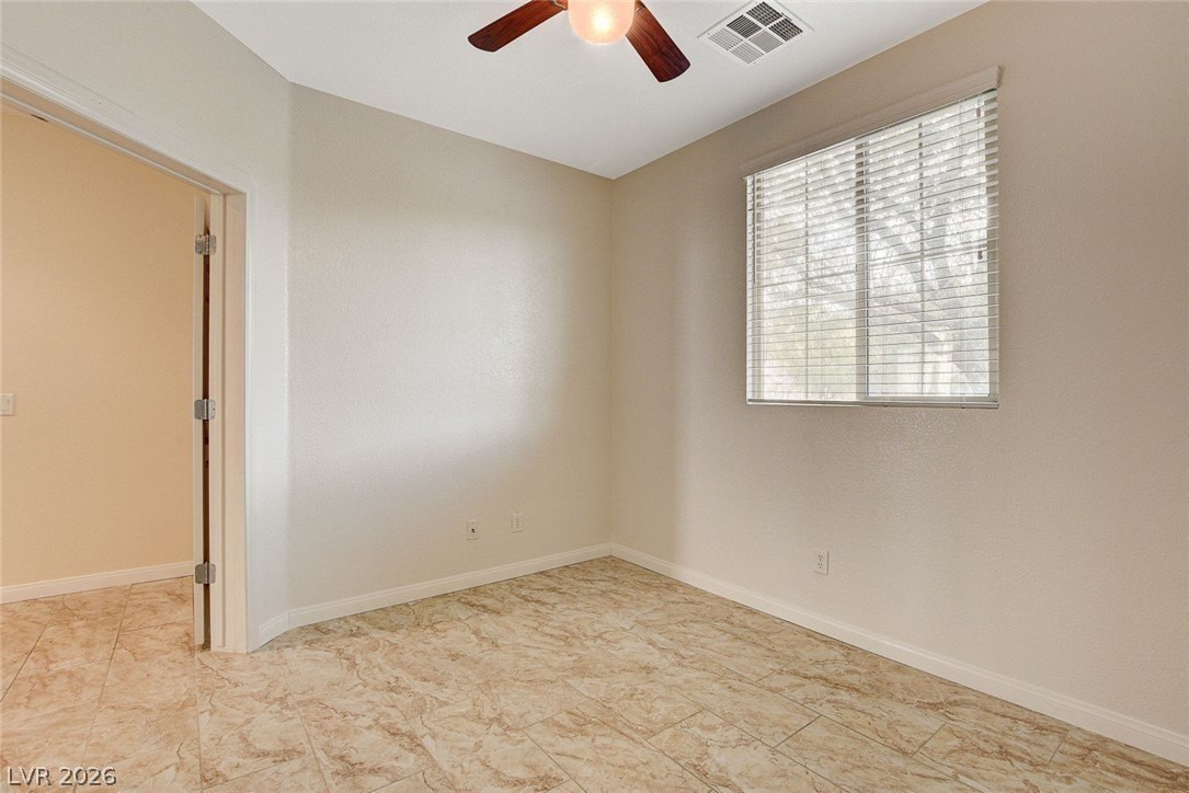 5548 Ayers Cliff St - Photo 6 of 41