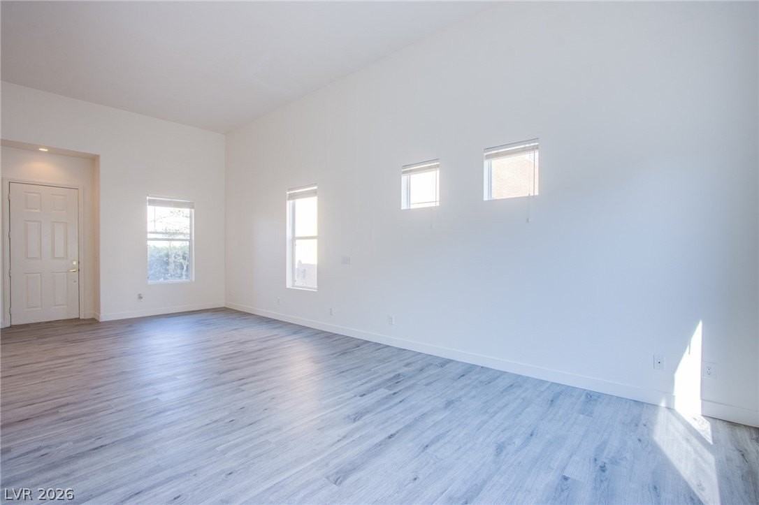 10537 Redwood Ash Ave - Photo 5 of 35