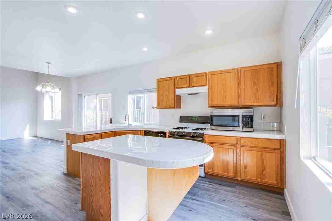10537 Redwood Ash Ave - Photo 7 of 35