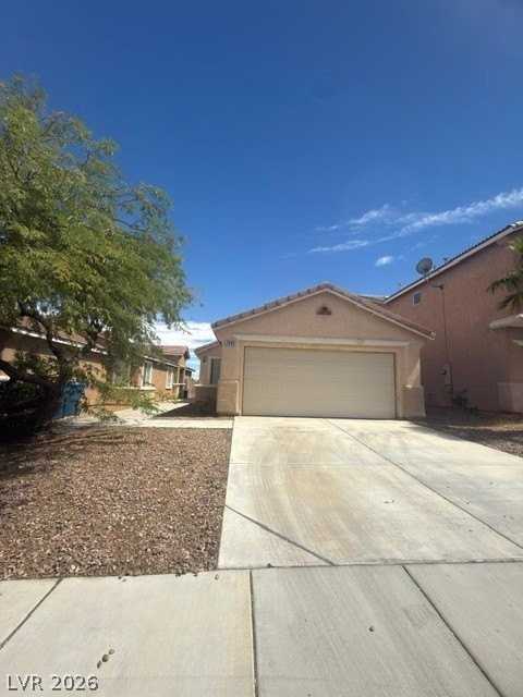 7048 Pacific Coast St - Photo 2 of 15