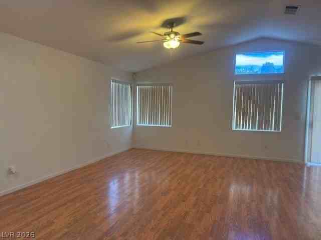 7048 Pacific Coast St - Photo 4 of 15