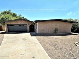 featured image of 1265 E Del Rio Dr