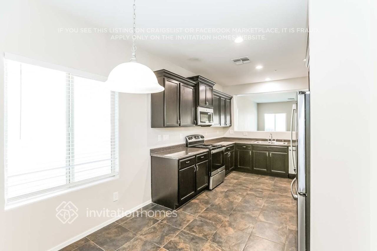 19304 W Madison St - Photo 6 of 20