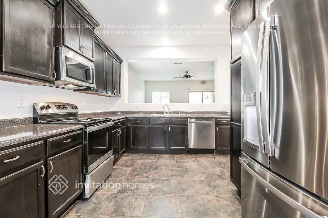 19304 W Madison St - Photo 7 of 20