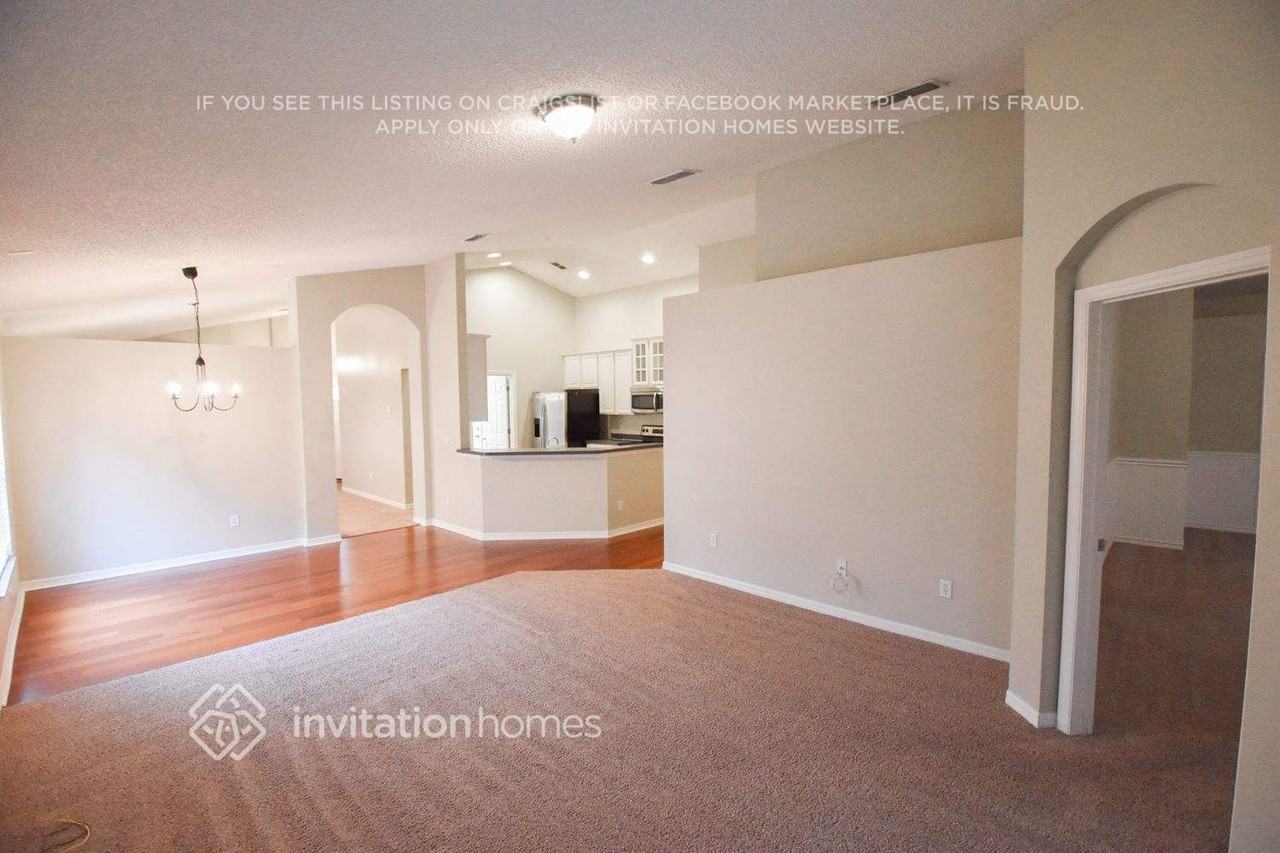 1939 Darlin Cir - Photo 3 of 9