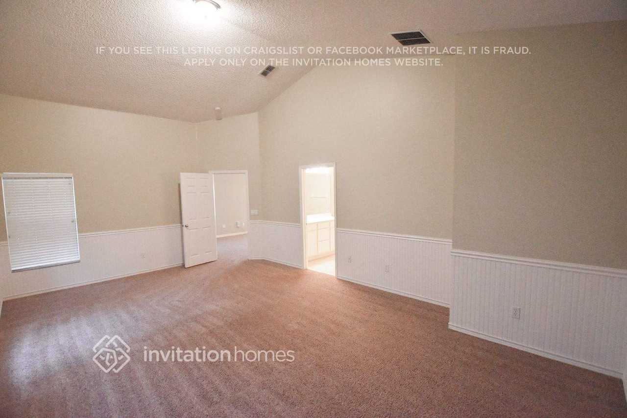 1939 Darlin Cir - Photo 5 of 9