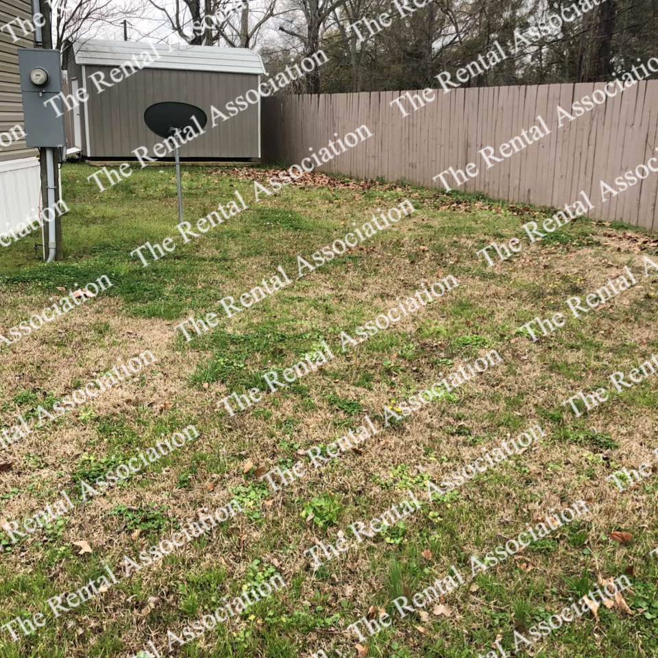 106 Glenwood Dr #1 - Photo 3 of 4