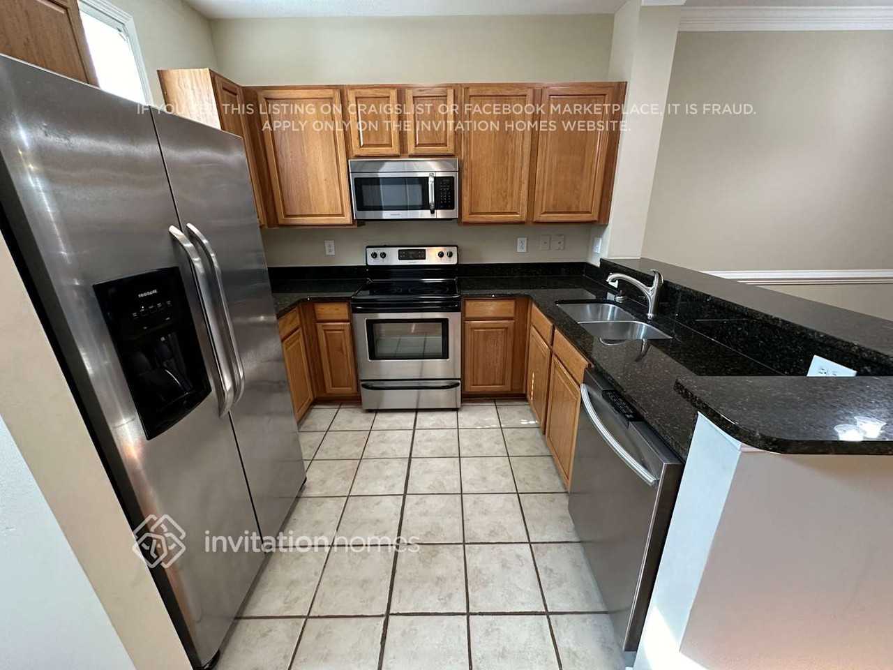 611 Old Meeting Way - Photo 5 of 16
