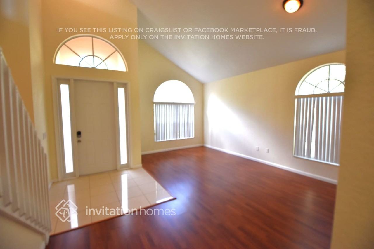 1837 Nw 3rd St - Photo 2 of 12