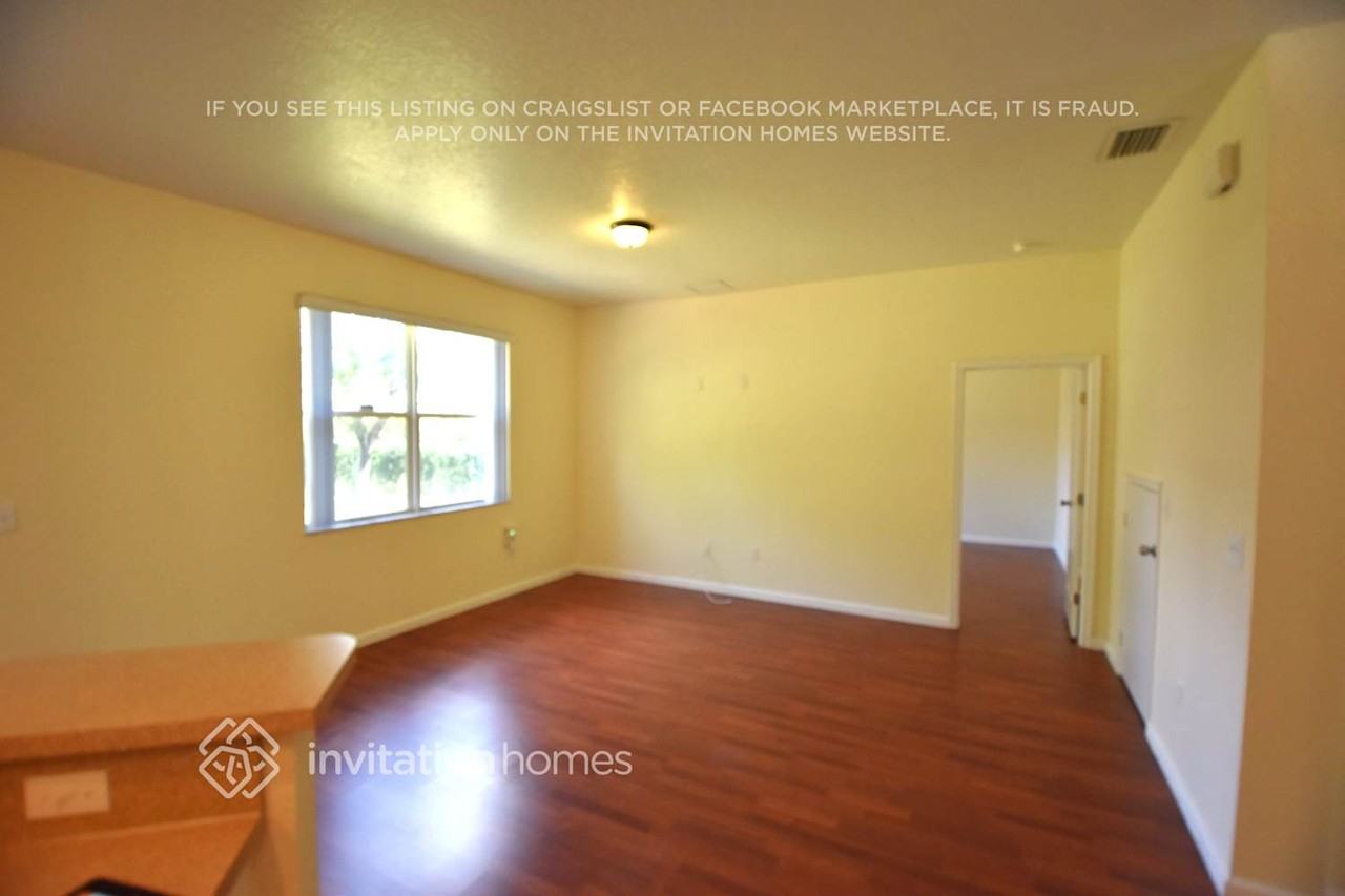 1837 Nw 3rd St - Photo 4 of 12