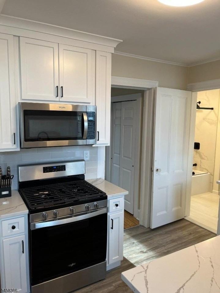 53 Budd St 1st Fl - Photo 4 of 23
