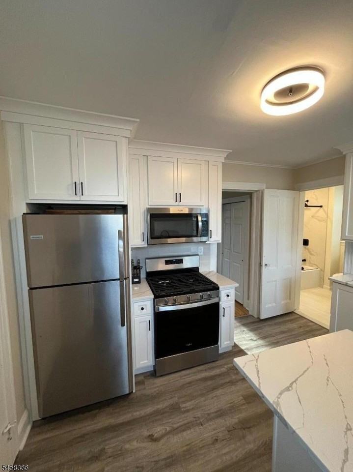 53 Budd St 1st Fl - Photo 6 of 23