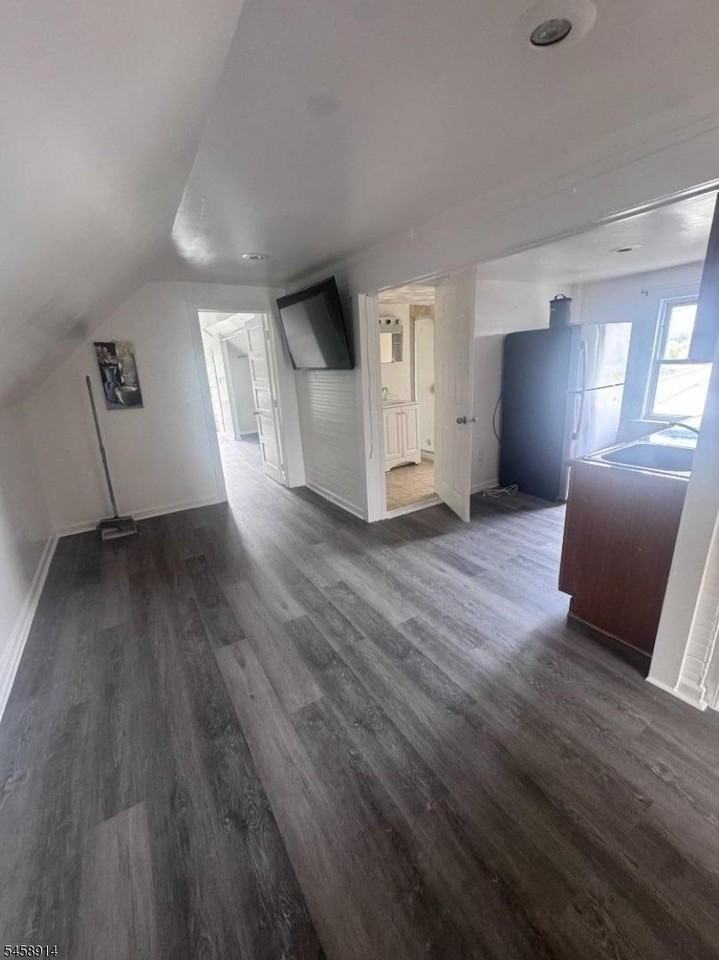 240 Trenton Ave - Photo 3 of 11