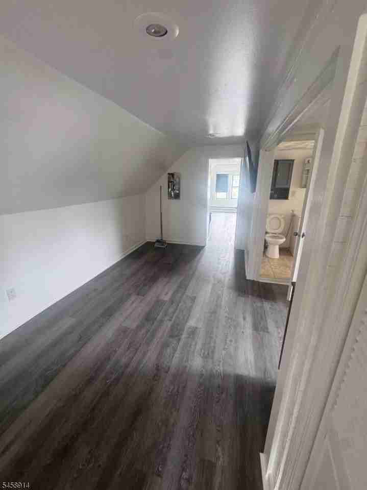 240 Trenton Ave - Photo 4 of 11
