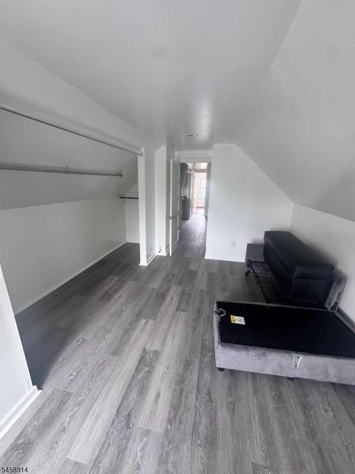 240 Trenton Ave - Photo 7 of 11