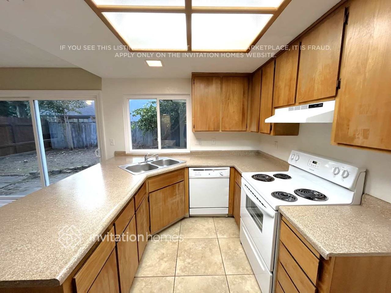 2250 Sandcastle Way - Photo 6 of 17