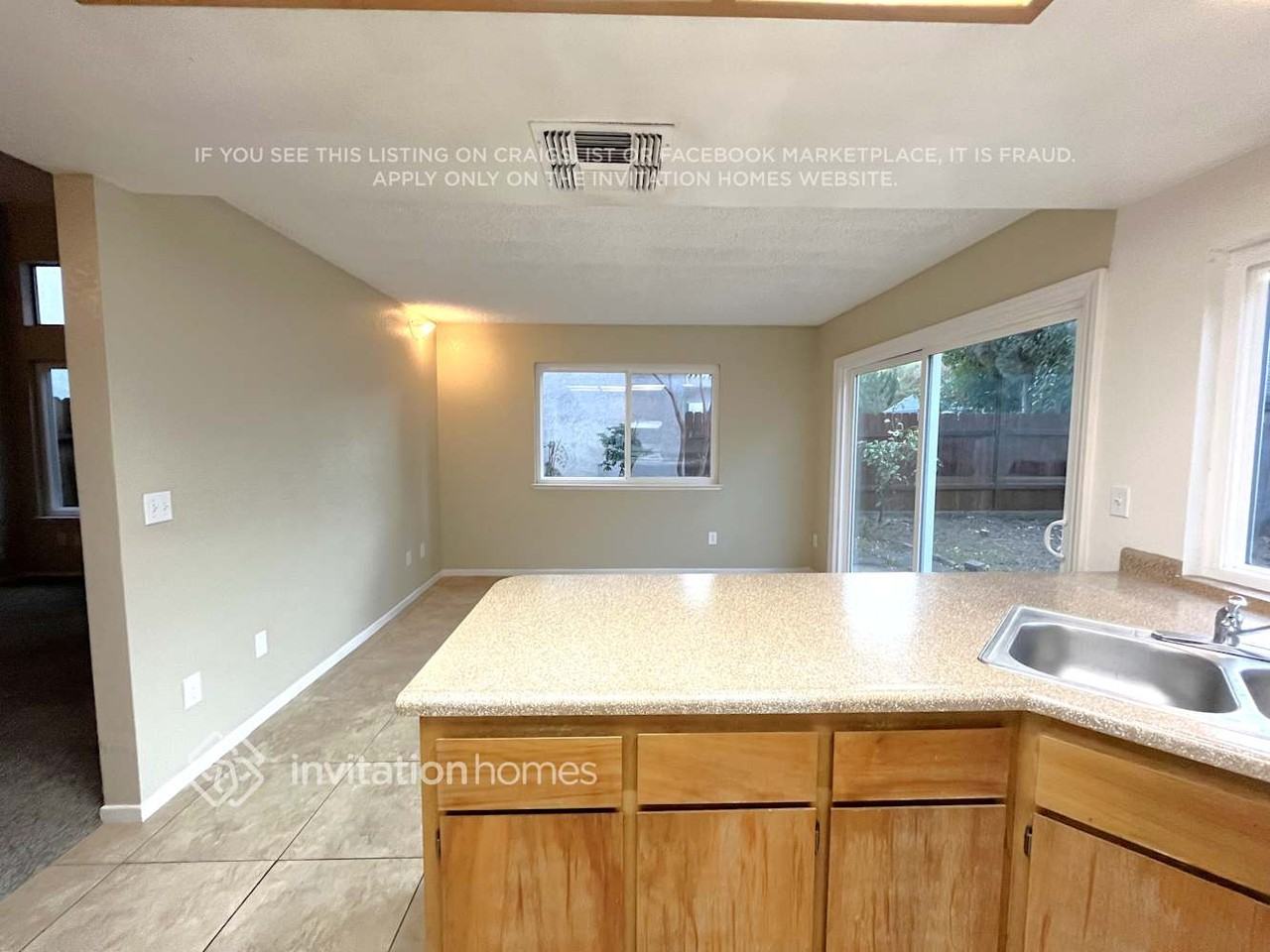 2250 Sandcastle Way - Photo 7 of 17