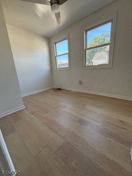 572 Christopher St - Photo 4 of 8