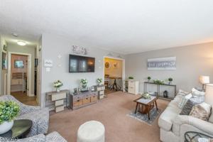 featured image of 24 Heritage Ln