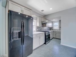 featured image of 27 Honiss St #2