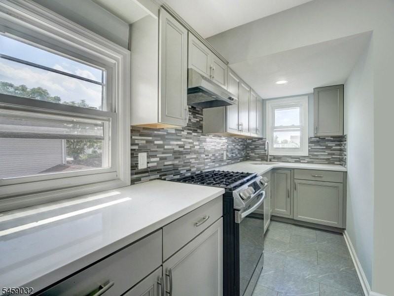 27 Honiss St #2 - Photo 4 of 16