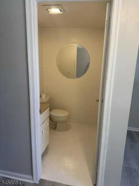76 S Lincoln Ave - Photo 5 of 10