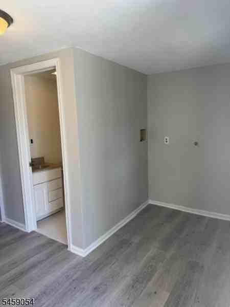 76 S Lincoln Ave - Photo 6 of 10