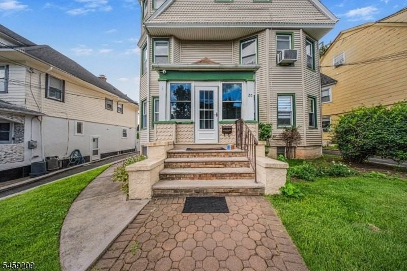 33 Van Houten Pl #3 - Photo 2 of 21