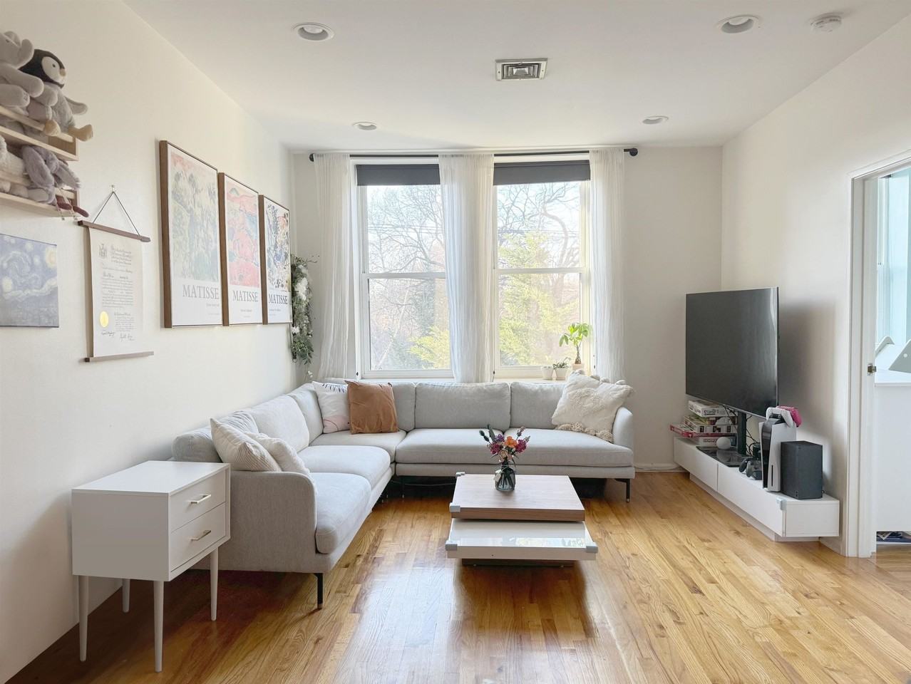 258 Barrow St #3D - Photo 2 of 12