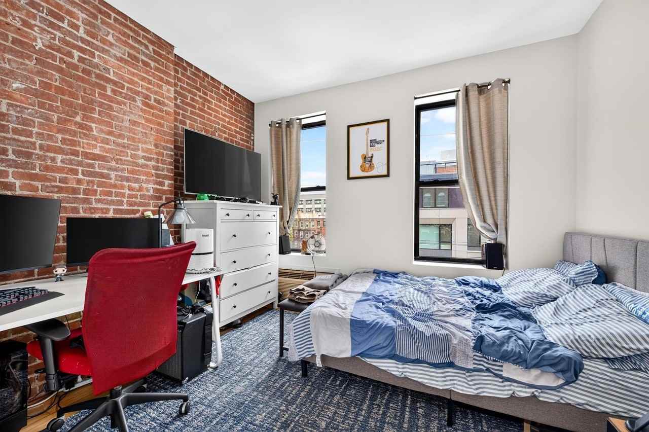308 Madison St #4D - Photo 6 of 19