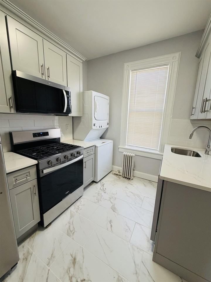 114 Graham St #3 - Photo 2 of 12