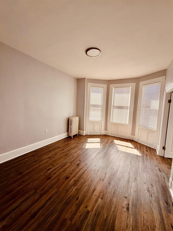 114 Graham St #3 - Photo 4 of 12