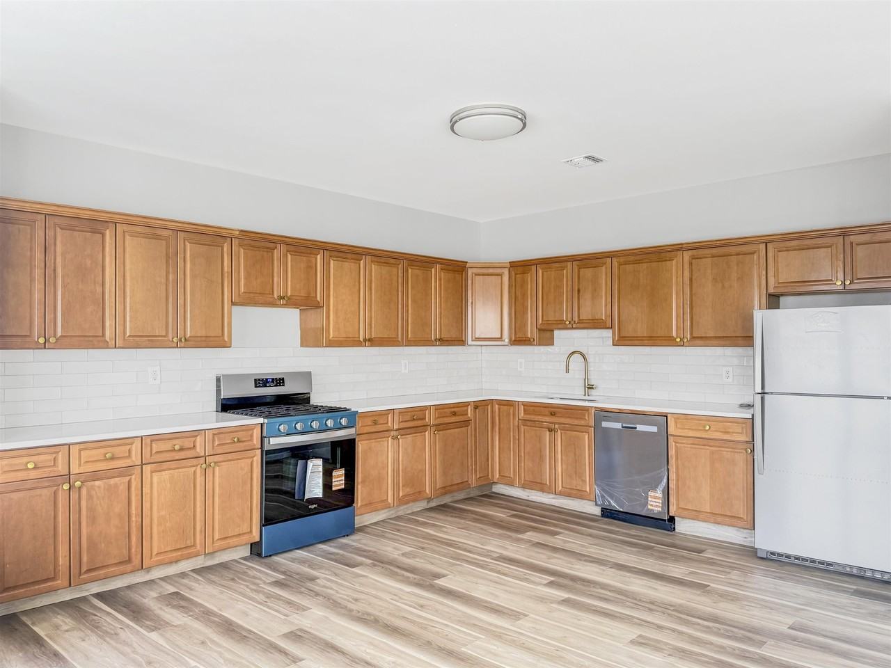729 Broadway #3 - Photo 3 of 10